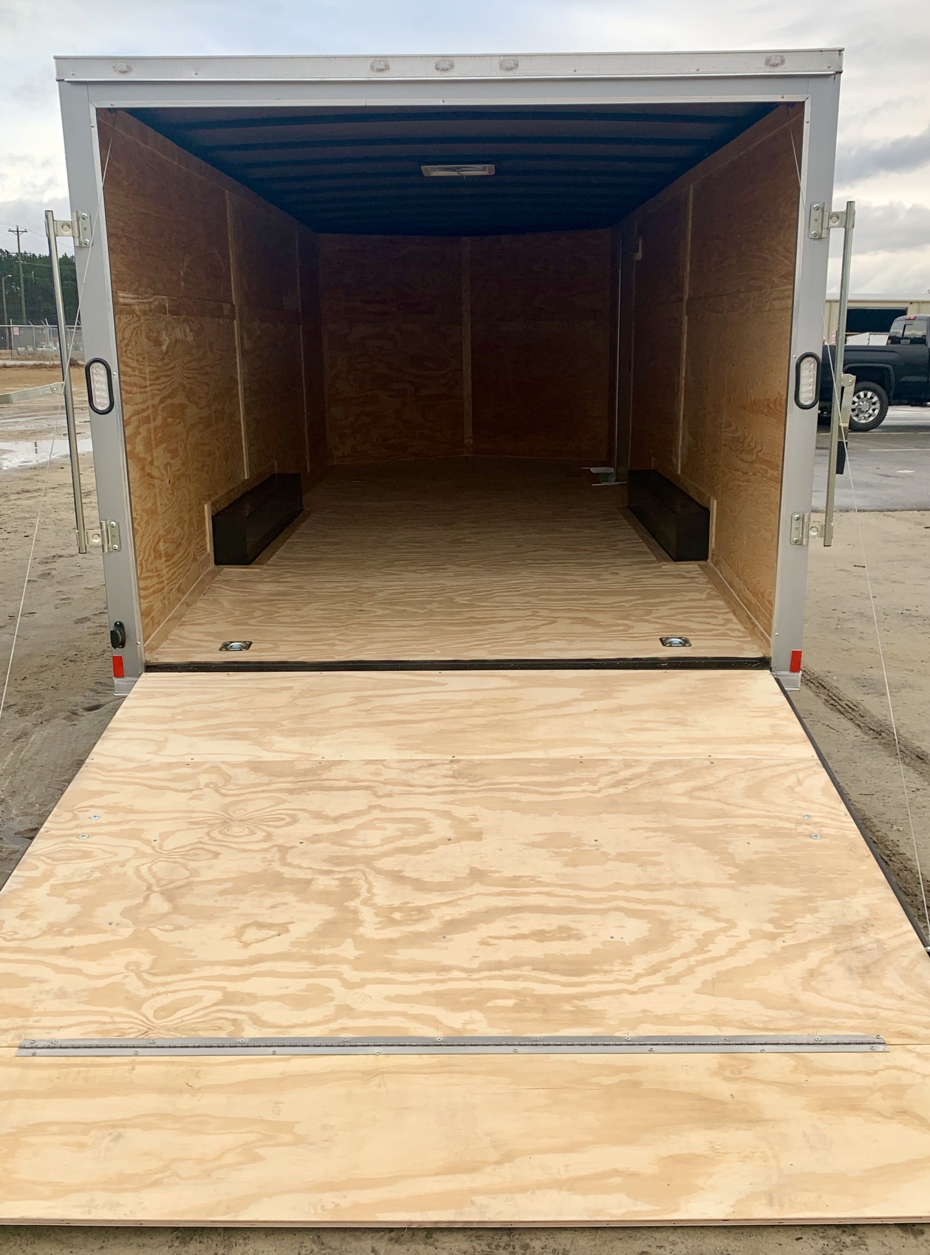 IMG_8834 (1) inside view of a 8.5 x 20 enclosed trailer